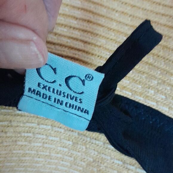 C.C. Folding Adjustible Hat..New..."Talk To The Sand" - Picture 4 of 5